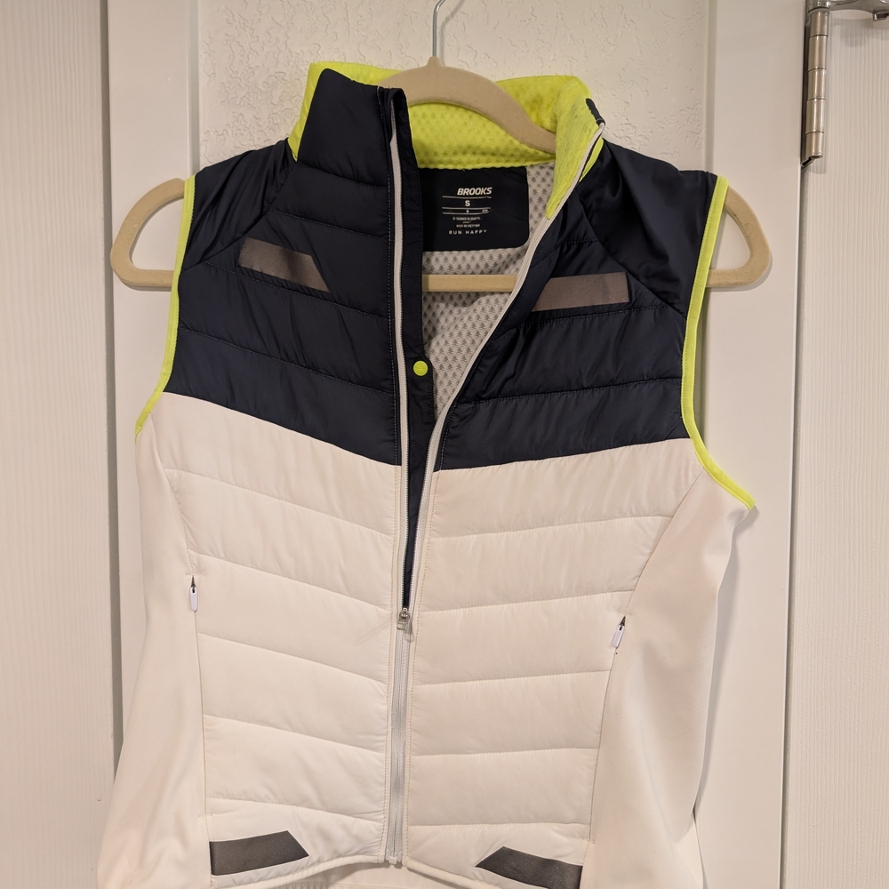 Brooks Women's Running Vest Low Light Visibility
